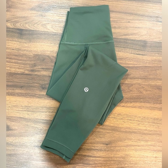 Like New Lululemon Wunder Train Contour Fit Leggings - Size 4 - Picture 1 of 1